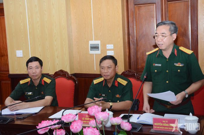  Đại biểu Cục Chính trị, Bộ tư lệnh Thủ đô Hà Nội phát biểu tại hội nghị.