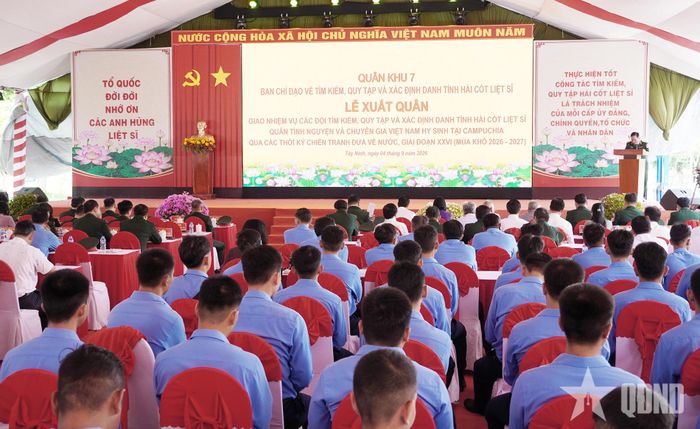 Toàn cảnh buổi lễ. 