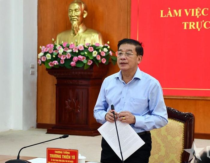  Thượng tướng Trương Thiên Tô, Ủy viên Trung ương Đảng, Phó chủ nhiệm Tổng cục Chính trị, Phó trưởng đoàn kiểm tra, giám sát phát biểu tại hội nghị.