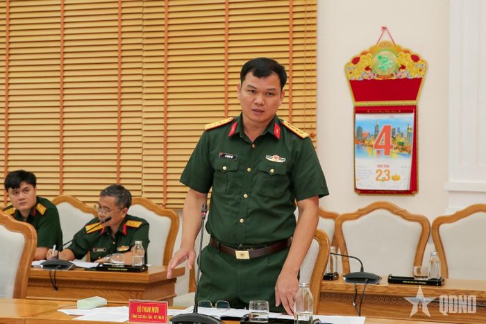 Đại tá Lê Hoàng Việt, Phó tham mưu trưởng Tổng cục Hậu cần - Kỹ thuật phát biểu tại hội nghị.
