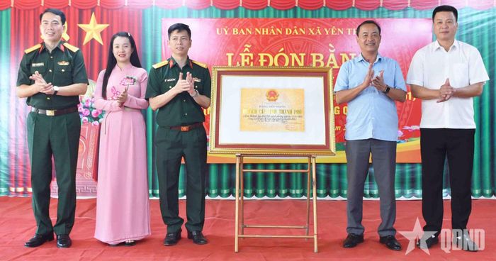 Viện Y học dự phòng Quân đội đón Bằng xếp hạng di tích lịch sử cấp tỉnh, thành phố đối với “Nơi thành lập Đội Vệ sinh Phòng bệnh" (17-9-1951).