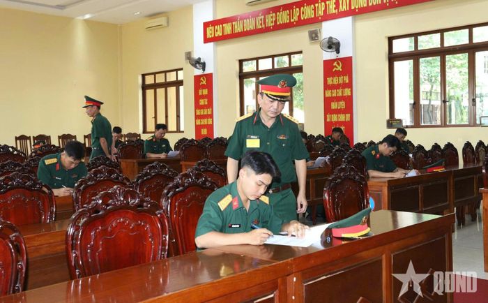 Kiểm tra nhận thức bằng hình thức trắc nghiệm đối với cán bộ, lái xe.
