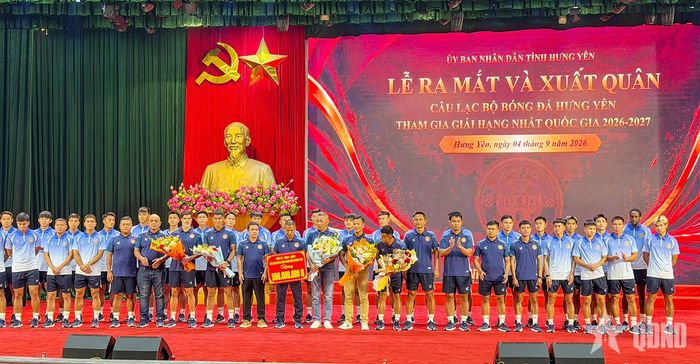  Các thành viên Hưng Yên FC tự tin hướng tới mùa giải mới. Ảnh: DƯƠNG THUẬT