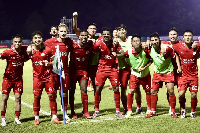Các cầu thủ Thể Công - Viettel mừng chiến thắng đầu tiên ở V-League 2026-2027.