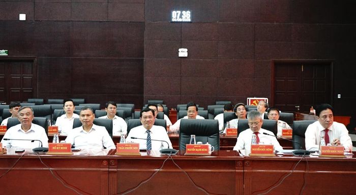 Các đồng chí lãnh đạo thành phố dự hội nghị