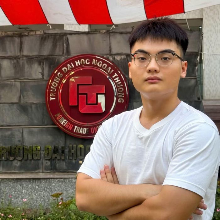 Khánh Long bắt đầu hành trình mới tại trường ĐH Ngoại thương, với mong muốn tích lũy thêm nhiều trải nghiệm ngoài giảng đường.