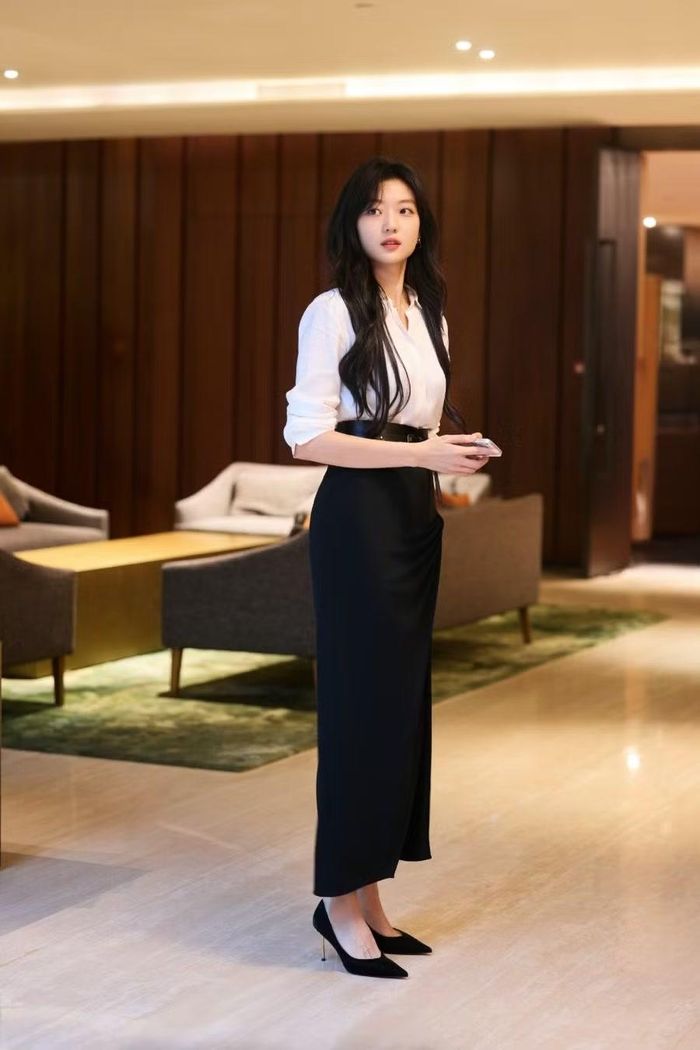Tôn Thiên, người đóng vai Thượng Chi Đào, được biết đến như là "Jun Ji Hyun vùng Đông Bắc". Nét đẹp của cô toát lên vẻ lạnh lùng, xa cách pha chút 'anh hùng', trong khi khuôn mặt tròn trịa khi cười lại toát lên vẻ đáng yêu của một cô gái trẻ. Cô cũng sở hữu vóc dáng siêu mẫu, hoàn toàn phù hợp với hình tượng "mạnh mẽ nhưng kiên cường" của Thượng Chi Đào. Hoàn toàn dễ hiểu nếu ai đó phải lòng cô ấy ngay từ cái nhìn đầu tiên.