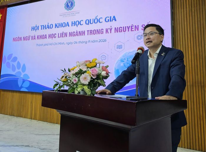 PGS.TS Trần Việt Dũng, Phó Hiệu trưởng Trường ĐH Luật TPHCM, phát biểu khai mạc hội thảo.