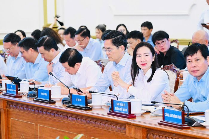  Đại biểu dự phiên họp. Ảnh: VIỆT DŨNG 