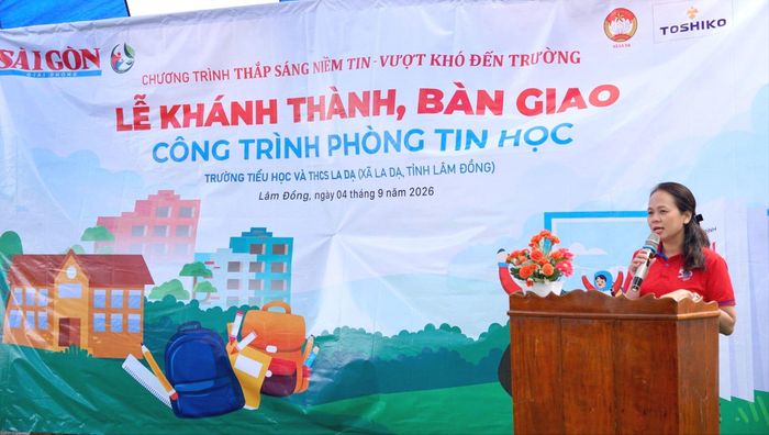  Bà Lê Thị Hồng Nhung phát biểu tại buổi lễ. Ảnh: TIẾN THẮNG 