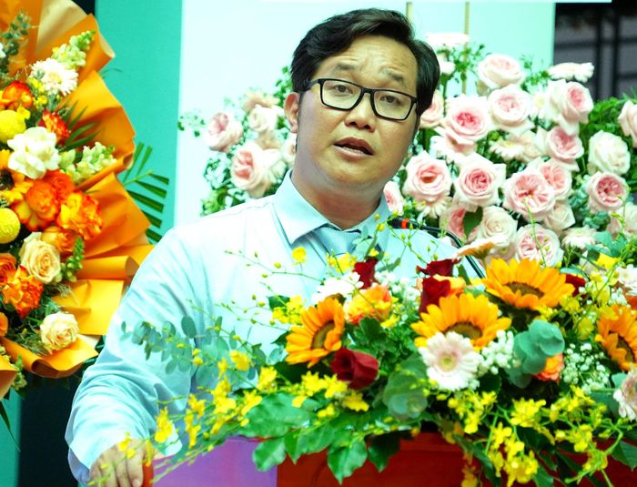 Chủ tịch UBND phường Phú Thọ Đinh Chí Thịnh phát biểu tại lễ khánh thành. QUANG HUY