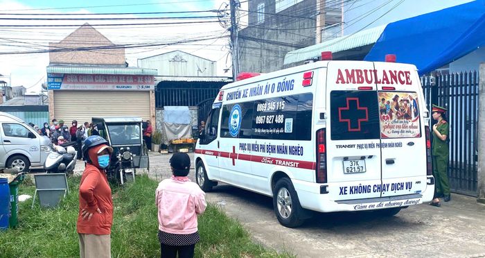  Chuyến xe nhân ái 0 đồng chở 3 mẹ con tử vong ở Đồng Nai về Nghệ An an táng. Ảnh: PHÚ NGÂN 