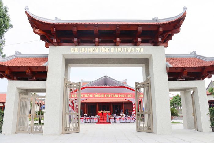  Khu lưu niệm Tổng Bí thư Trần Phú 
