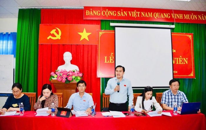 Ông Cao Thanh Bình, Trưởng ban Văn hóa - Xã hội HĐND TPHCM chủ trì buổi làm việc.
