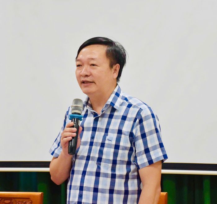 Ông Phan Trọng Hạnh, Phó Chủ tịch UBND phường Phước Thắng thông tin về công tác chuẩn bị năm học mới của địa phương.