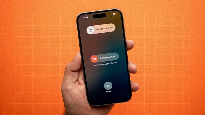 Khởi động lại điện thoại sau bản cập nhật lớn có thể giúp các thành phần hệ thống được nạp lại và hoạt động đồng bộ hơn.