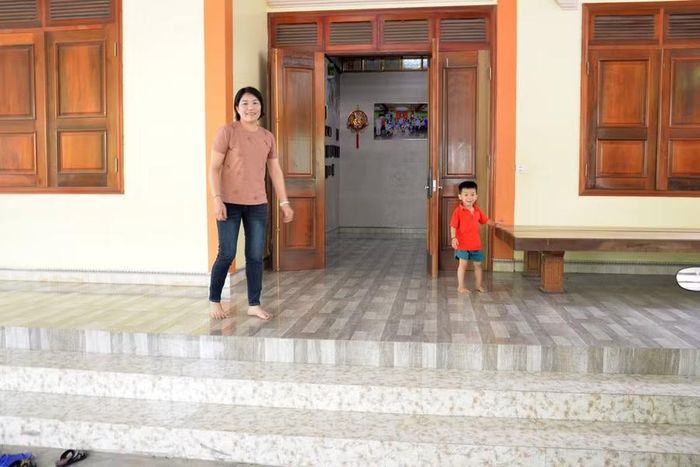 Căn nhà của chị Vi Thị Hoài từ thu nhập của chồng đi XKLĐ. (Ảnh: Quang An)