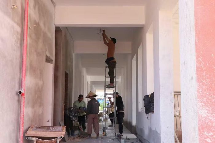 Công tác bán trú, nội trú dự kiến bắt đầu từ ngày 7/9, với khoảng 30 nhân viên được tuyển dụng để phục vụ học sinh.