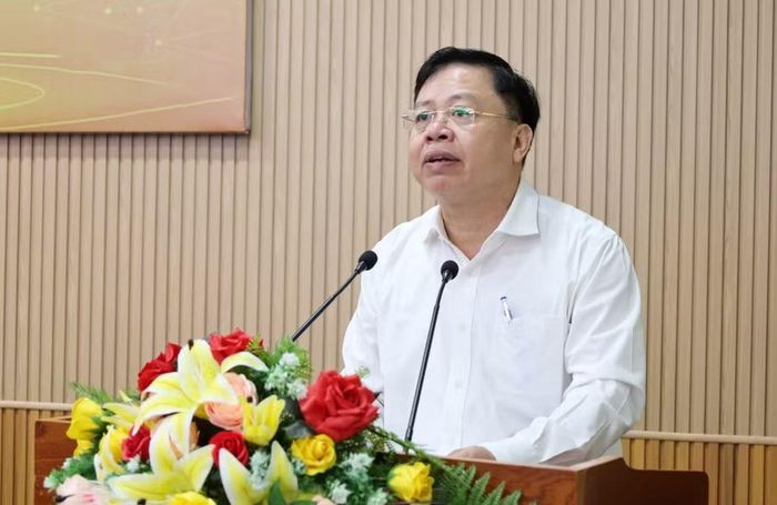 Ông Nguyễn Văn Nguyên, Giám đốc Sở GD&ĐT tỉnh Cà Mau phát biểu tại hội nghị.