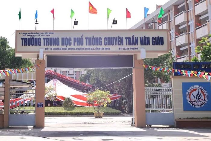 Trường THPT chuyên Trần Văn Giàu là điểm cầu chính tại Tây Ninh trong Lễ khai giảng năm học 2026 - 2027.
