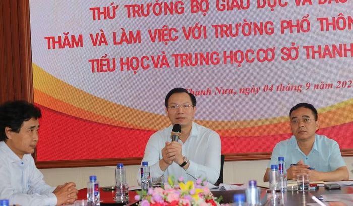 Thứ trưởng Đoàn Trung Kiên đề nghị địa phương, ngành Giáo dục và nhà trường sẵn sàng điều kiện cho Lễ khai giảng và khánh thành.