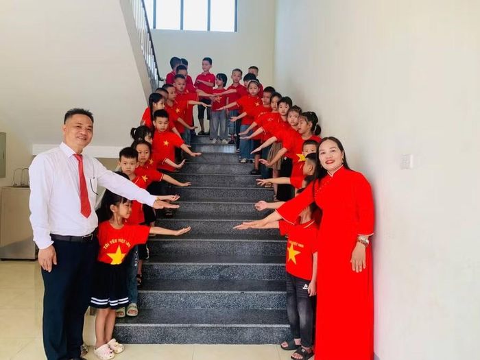 Thầy trò Trường Tiểu học Hồ Tùng Mậu (xã Tứ Mỹ, Hà Tĩnh) sẵn sàng chào đón năm học mới.