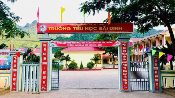 Trường học ở xã miền núi Dân Hoá chuẩn bị khai giảng. Ảnh: Văn Bắc