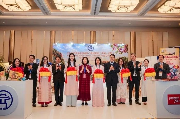 Thành phố Hà Nội khai mạc gian hàng tại Hội chợ Công nghiệp Văn hóa và Du lịch Trung Quốc 2026.