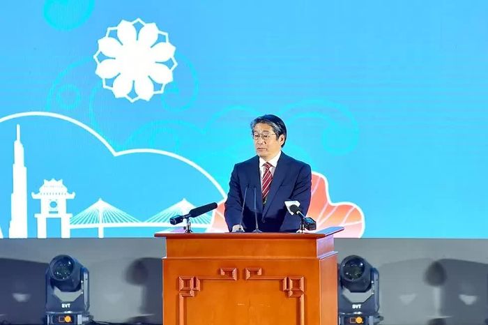 Đại sứ Nhật Bản tại Việt Nam Ito Naoki phát biểu tại Diễn đàn Hợp tác địa phương Việt - Nhật năm 2025. (Ảnh: Chu Văn)