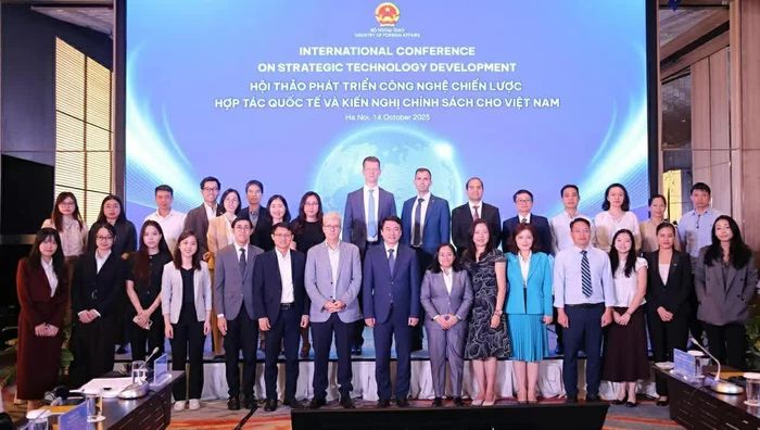 Hội thảo quốc tế với chủ đề “Phát triển công nghệ chiến lược: Hợp tác quốc tế và kiến nghị chính sách cho Việt Nam” do Bộ Ngoại giao chủ trì tổ chức, tháng 10/2025. (Ảnh: Thành Long)
