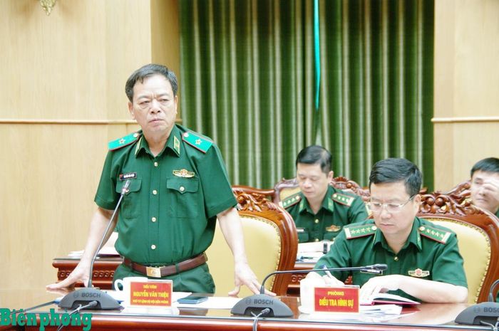 Thiếu tướng Nguyễn Văn Thiện phát biểu tại hội nghị. Ảnh: Thu Minh