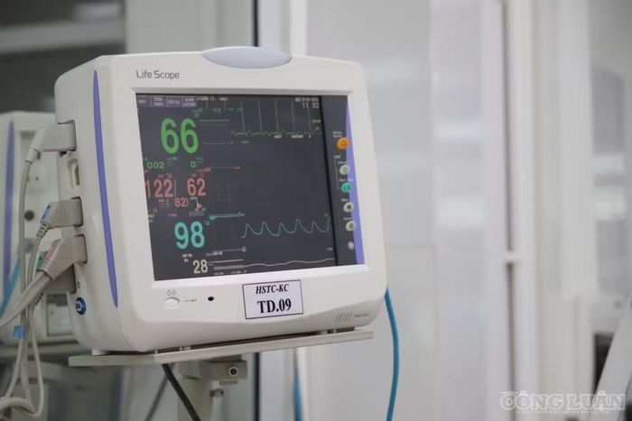 Với thiết bị nhập khẩu, nhà thầu trúng thầu còn phải thực hiện thủ tục xin giấy phép nhập khẩu trong các trường hợp pháp luật yêu cầu phải có giấy phép riêng.