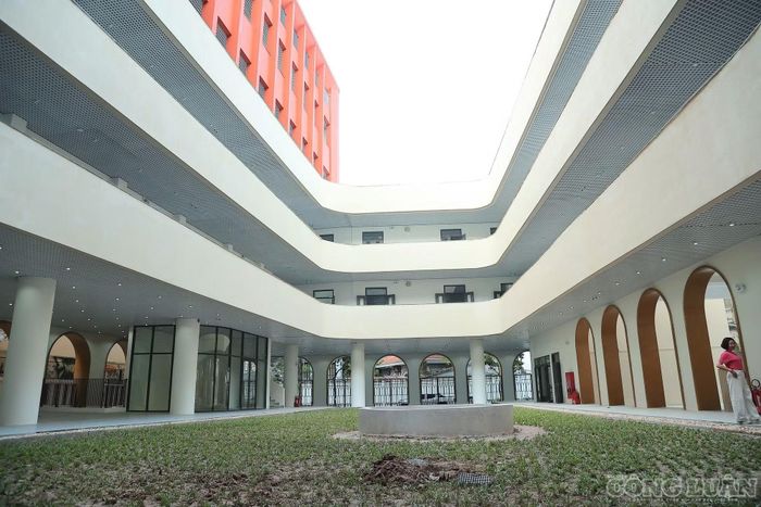 Cơ sở vật chất mới cũng giải quyết phần nào bài toán tổ chức dạy học khi học sinh có nhiều lựa chọn môn học.