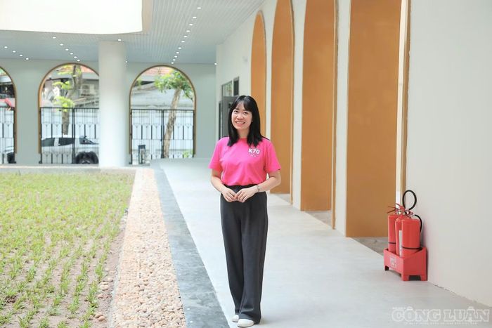 Riêng khối 10 năm nay có chín loại tổ hợp môn để học sinh lựa chọn. Việc có thêm phòng học giúp trường chủ động hơn trong sắp xếp thời khóa biểu và đáp ứng nhu cầu của học sinh. Cùng với đó, trường phải tăng cường giáo viên cho các môn học và tổ hợp mới.