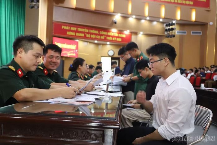 Học viện Quân y đã chủ động chuẩn bị chu đáo về mọi mặt: Từ việc xây dựng kế hoạch tổ chức các hoạt động đón tiếp, chuẩn bị cơ sở vật chất, cho đến công tác hướng dẫn thủ tục nhập học, bố trí chỗ ăn, ở và lên lịch khám sức khỏe cho học viên.