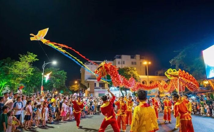 Cao điểm của chuỗi hoạt động sẽ là chương trình nghệ thuật "Đêm hội Trăng rằm - Trung thu Thành cổ - Sơn Tây xứ Đoài" vào tối 16 tháng Tám âm lịch. Ảnh: Hoàng Dưỡng