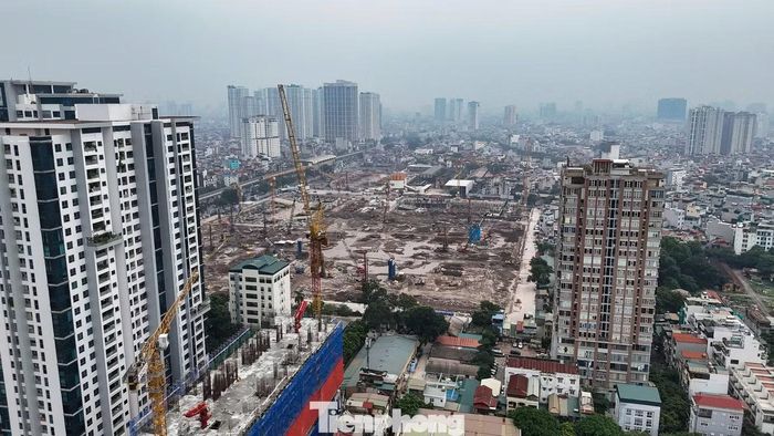 Theo đề xuất, khu căn hộ và thương mại dịch vụ chiếm phần lớn diện tích dự án, với các công trình dự kiến cao khoảng 25-40 tầng. Khu trường học liên cấp được đề xuất cao khoảng 8-12 tầng.