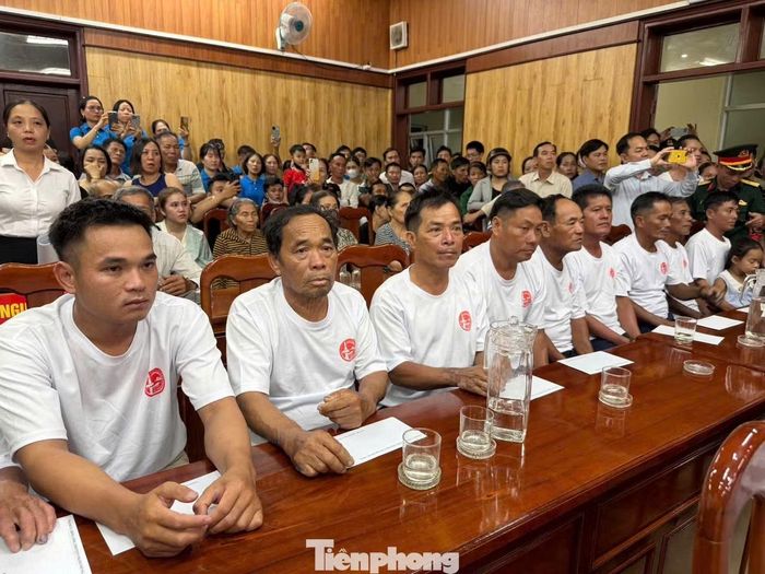 32 ngư dân sống sót ngoạn mục sau nhiều ngày phơi mình giữa biển