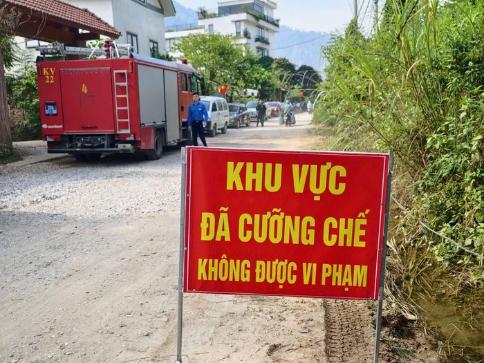 Cơ quan chức năng đặt cảnh báo khu vực cưỡng chế