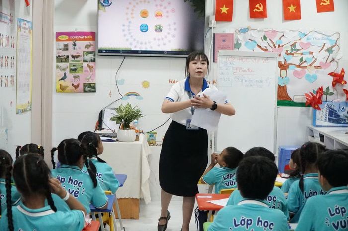 Buổi khai giảng năm học mới tại "Lớp học vui vẻ"