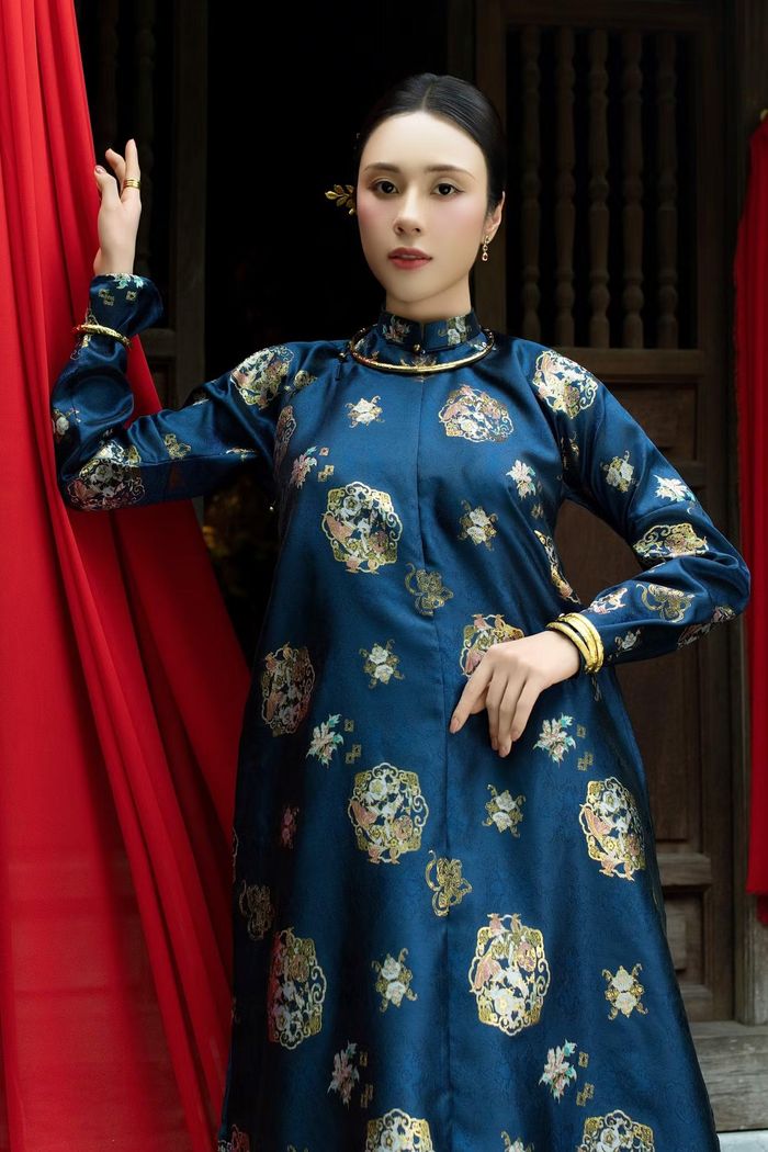 Tạo hình vai chị họ Thị Mầu trong Chị chị em em 3.