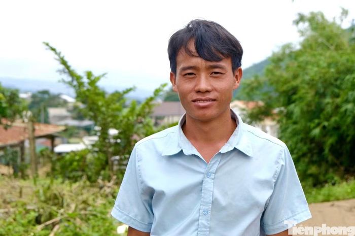 Không dấu nổi niềm vui, ông Lý A Sổ - Tổ trưởng Tổ tự quản Tiểu khu 179 chia sẻ: Người dân đã mong chờ từng ngày để có một ngôi trường khang trang. Phụ huynh ngày càng hiểu rõ hơn vai trò của giáo dục đối với con em mình và chủ động phối hợp với nhà trường đưa trẻ đến lớp.