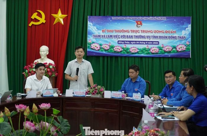 Anh Nguyễn Minh Triết - Bí thư Thường trực Trung ương Đoàn, Chủ tịch Trung ương Hội Sinh viên Việt Nam phát biểu tại buổi làm việc. Ảnh: Hoà Hội
