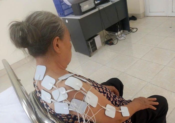 Tại Trạm Y tế phường Việt Hưng, YHCT tập trung vào các bệnh cơ xương khớp thường gặp.