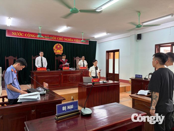 Toàn cảnh phiên tòa xét xử.