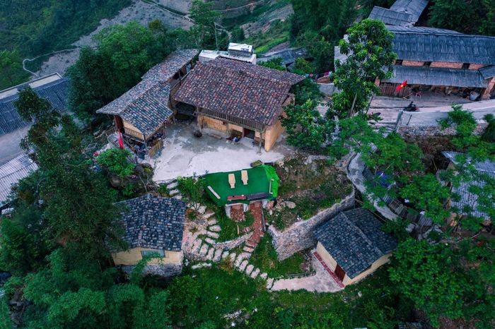 Sau cải tạo, không gian homestay được thiết kế tiện nghi hơn nhưng vẫn đảm bảo toát lên nét kiến trúc truyền thống