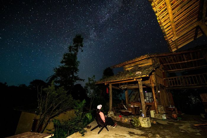 Khách ngắm sao, săn dải ngân hà ở homestay