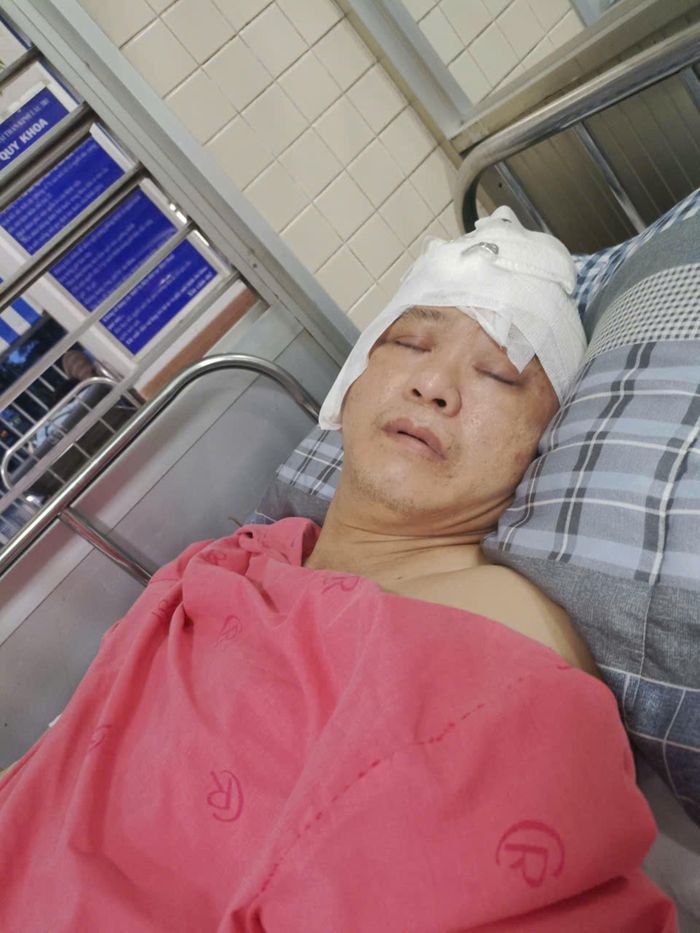 Thầy Vi tại thời điểm mổ não. Ảnh: ĐGCC