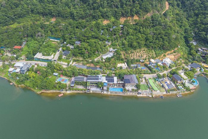 Các công trình xây dựng kiên cố ở khu vực hồ Đồng Đò và khu vực rừng phòng hộ Sóc Sơn. Ảnh: H.T