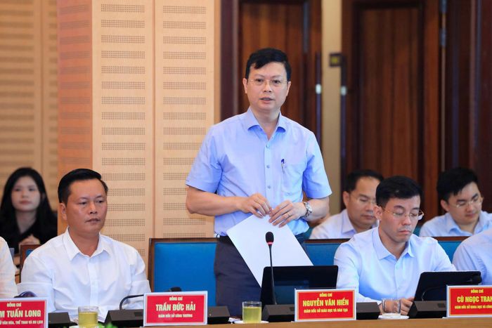 Người đứng đầu các sở, ngành phát biểu tại hội nghị. Ảnh: Phạm Linh